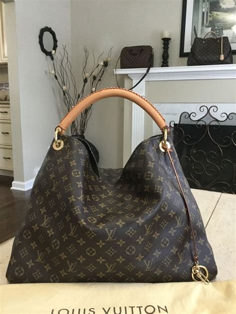 louis vuitton bucket bag made in spain